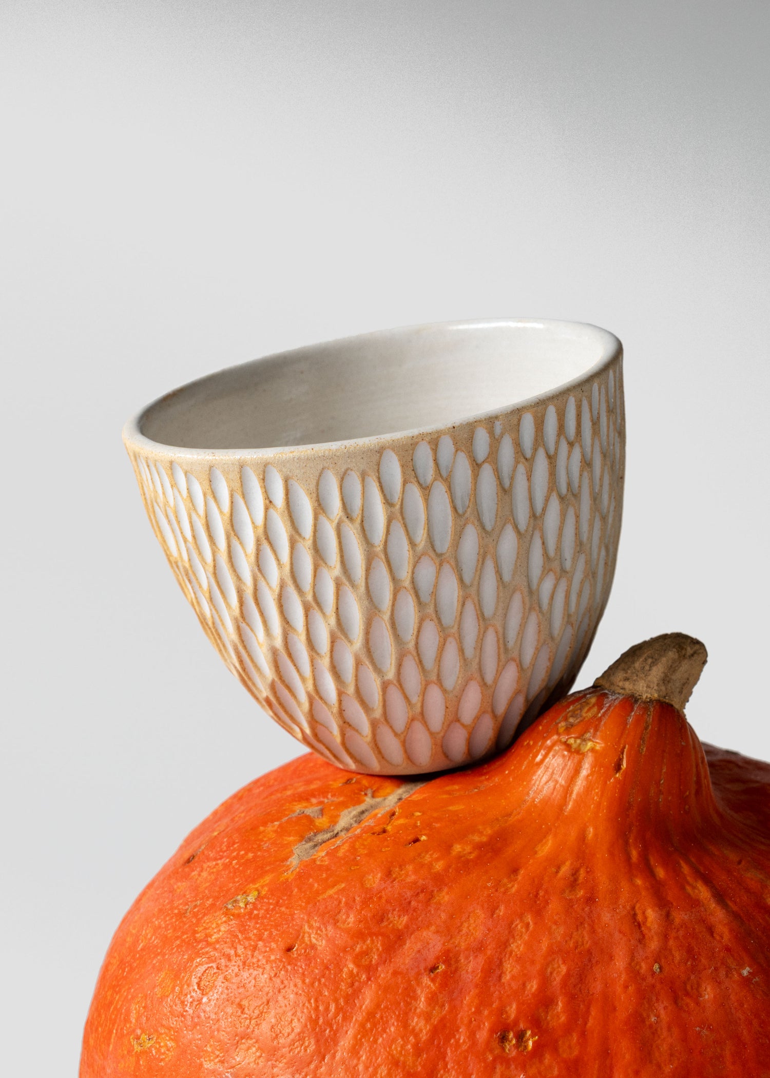 Tasse Carve — Blanc Stucco