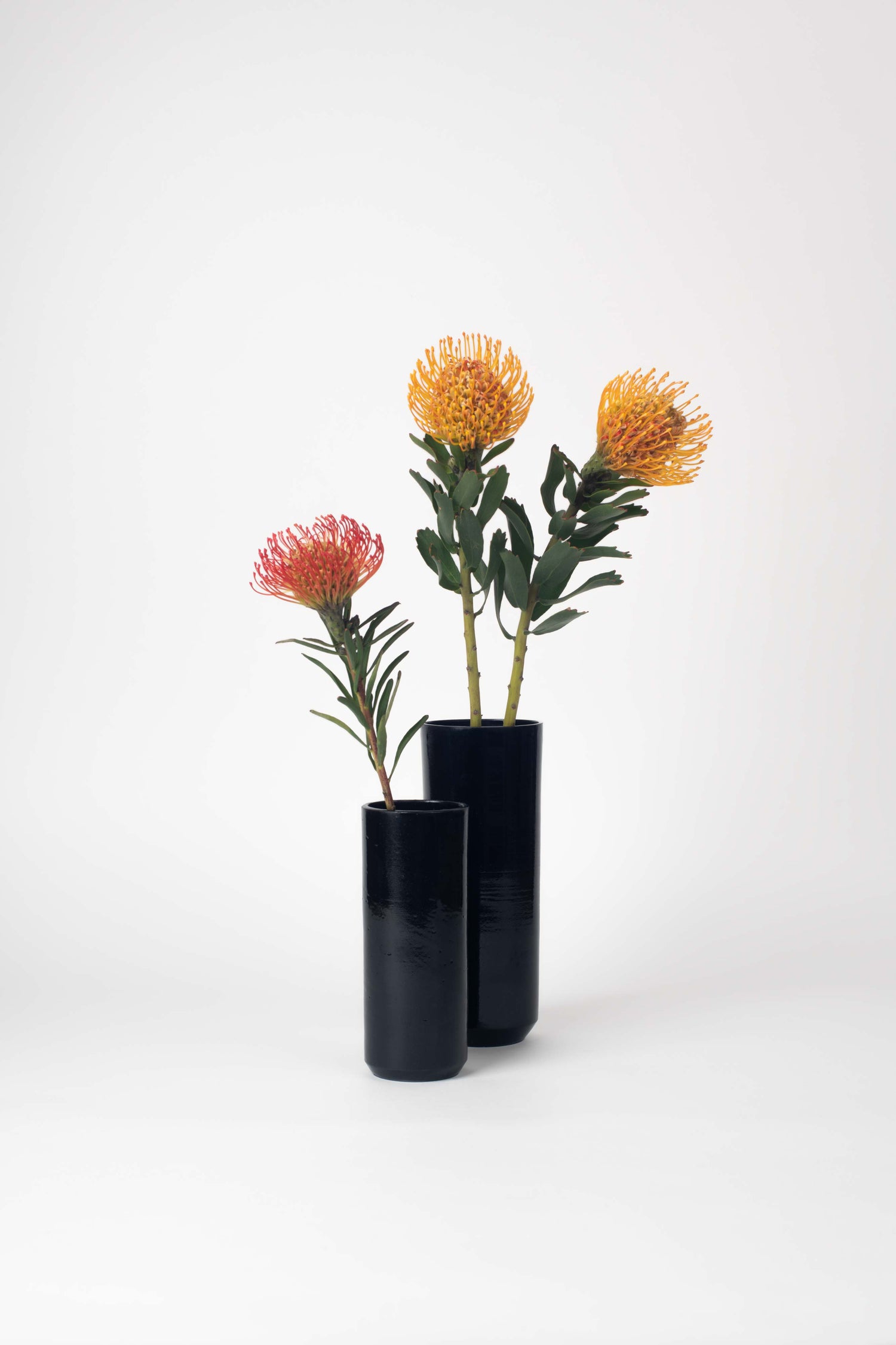 Vase noir en grès fait main en France