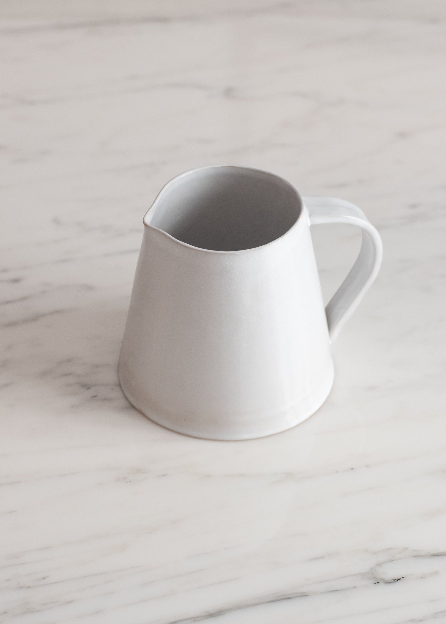 Carafe en grès fin façonné à la main en France- Céramique artisanale | Mestiers