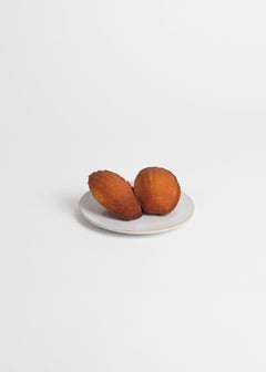 assiette en grès fait main en France