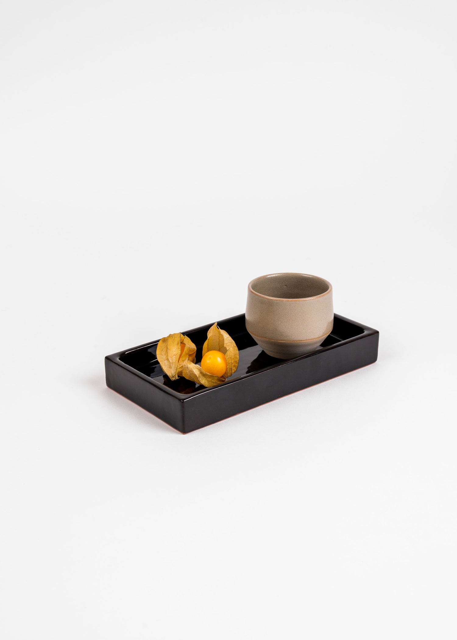 Plateau en céramique noir, terracotta, fait à la main - set à café, vide poche, assiette de service.